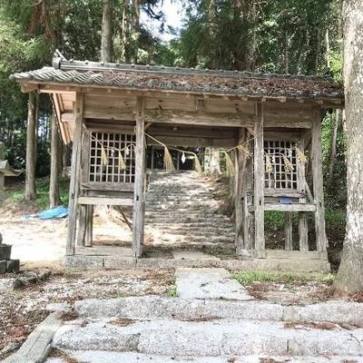 井戸鐘乳穴神社,見どころ,Y.Shiraga