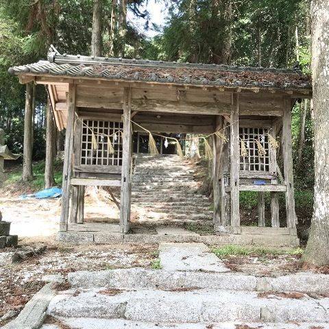 井戸鐘乳穴神社,岡山県真庭市上水田8425