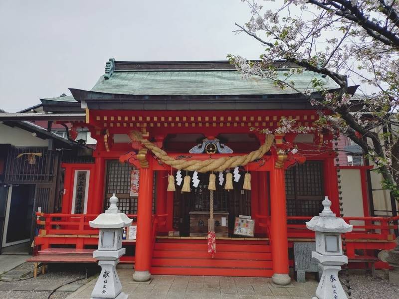 土佐稲荷神社,高知県高知市二葉町１７−１８