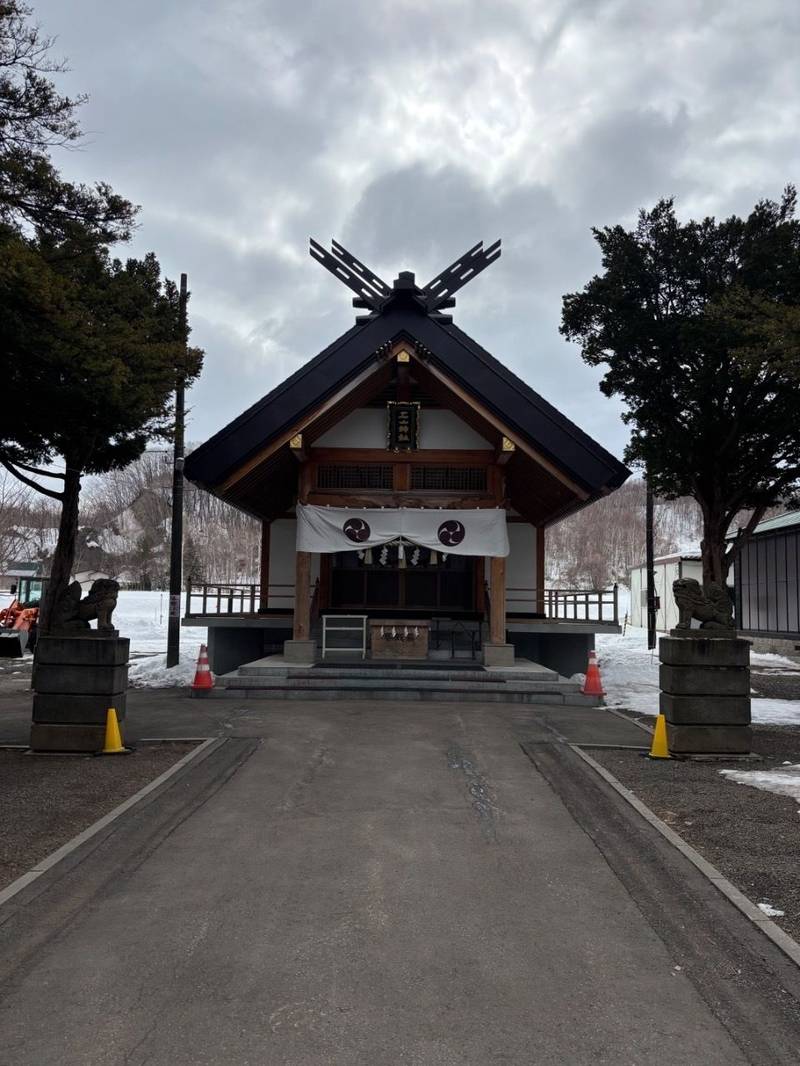 石山神社,北海道札幌市南区石山254番地