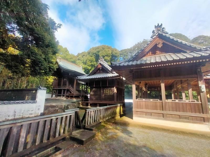 二葉山神社,大分県宇佐市大字下敷田字西八龍780