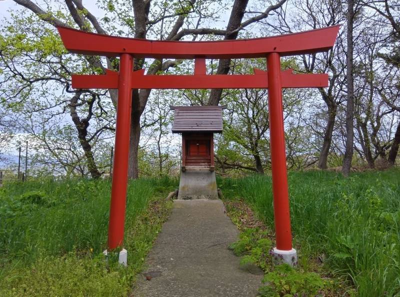 鶏沢稲荷神社,青森県上北郡横浜町鶏沢