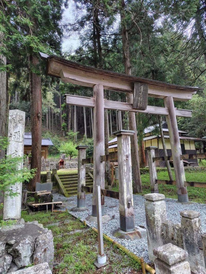迩志神社,兵庫県宍粟市波賀皆木196