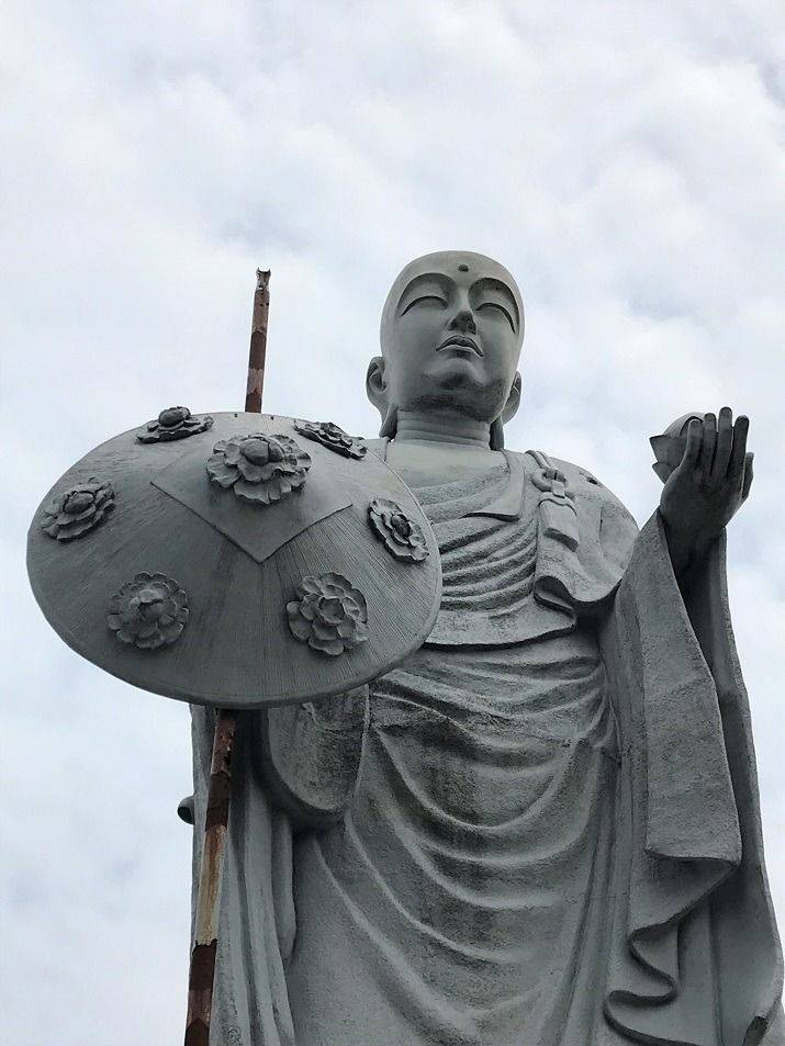 尾花沢花笠地蔵尊    (日本一花笠地蔵),山形県尾花沢市上町4丁目12〔(旧)花笠踊り観光センター内〕