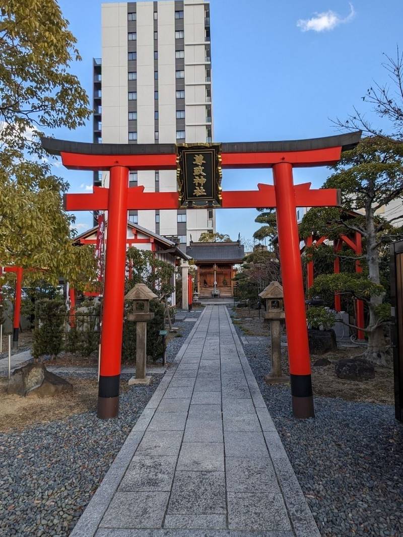 尊政神社,大阪府東大阪市高井田本通６丁目３−２