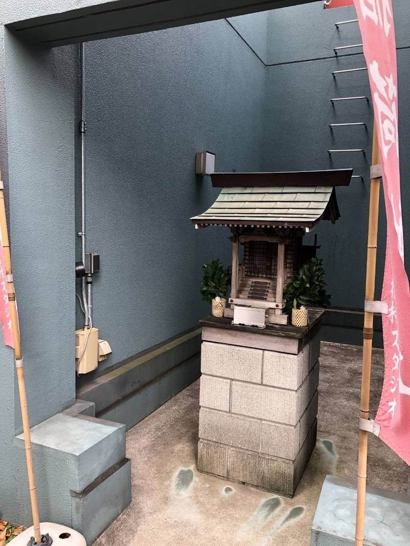 新宿村スタジオ稲荷神社,東京都新宿区北新宿２丁目１