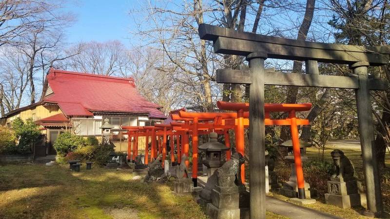 与次郎稲荷神社,秋田県秋田市千秋公園1-8