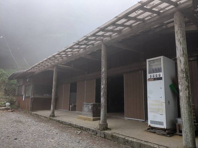 晴雲坊,山梨県南巨摩郡早川町赤沢１３４３
