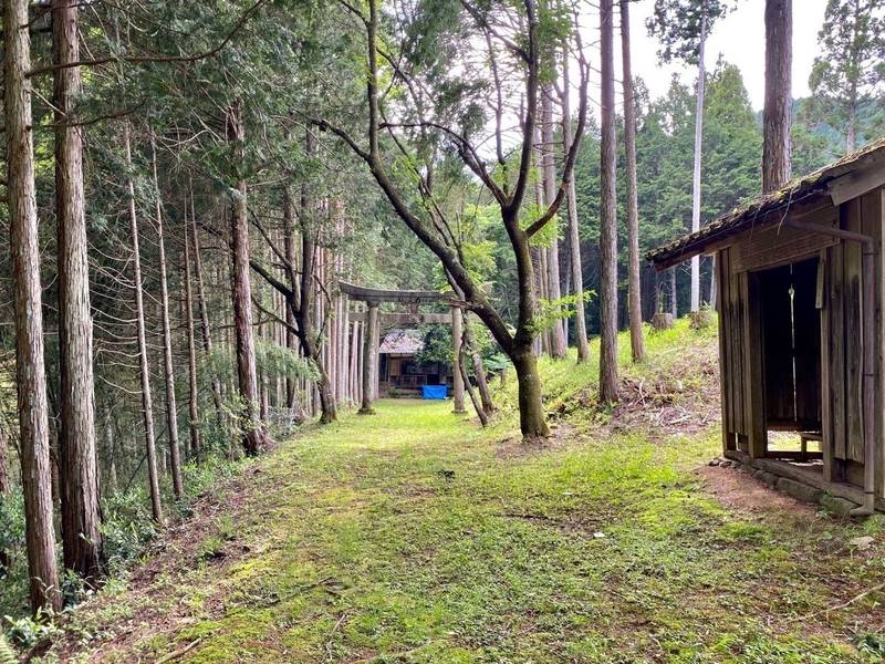 白髭神社    (加茂郡七宗町),岐阜県加茂郡七宗町上麻生4167番地