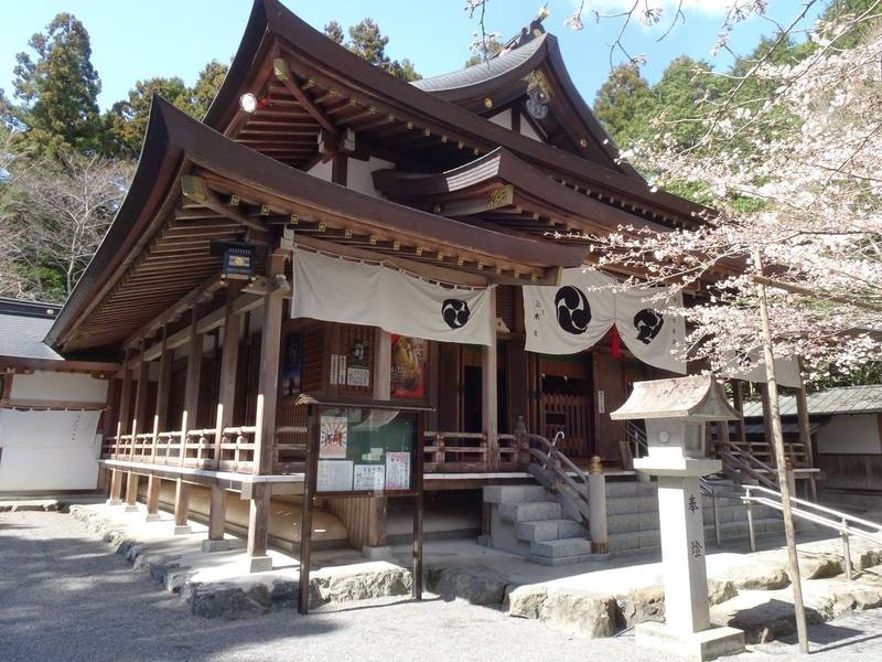 行満堂神霊殿 (椿大神社境内社),三重県鈴鹿市山本町