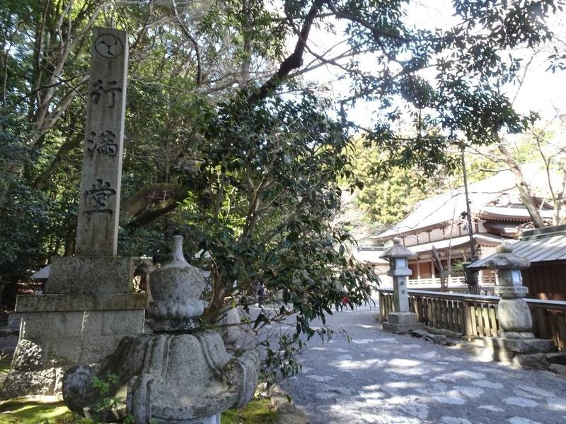 行満堂神霊殿 (椿大神社境内社),三重県鈴鹿市山本町