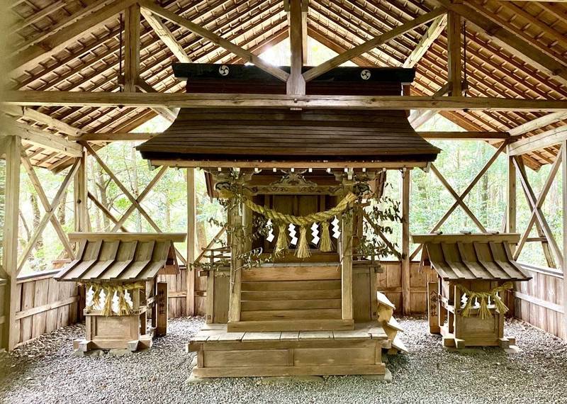 白髭神社    (加茂郡七宗町),岐阜県加茂郡七宗町上麻生4167番地