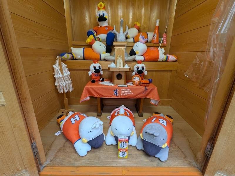 白鳥神社,新潟県新潟市中央区古町通一番町５００　古町神明宮内