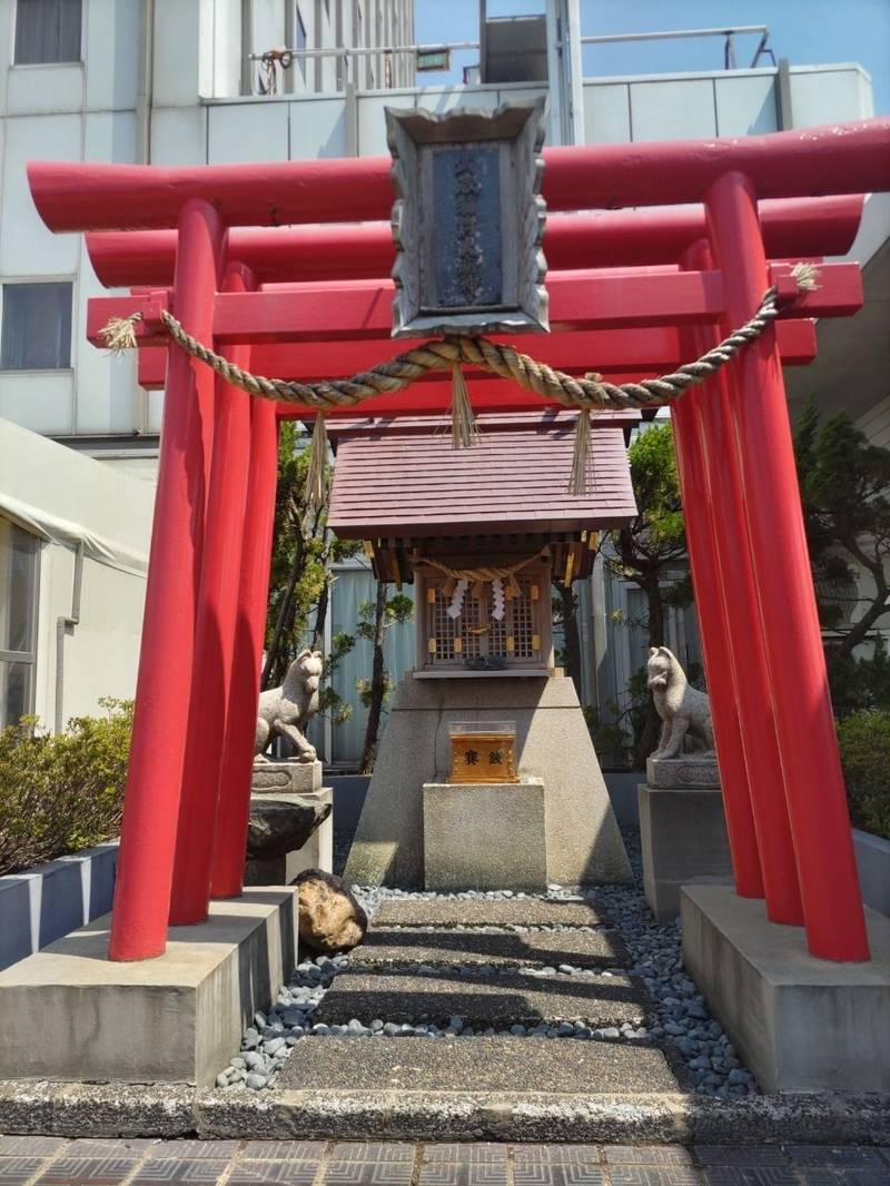 武蔵稲荷神社,石川県金沢市武蔵町15-1 金沢エムザ9階屋上