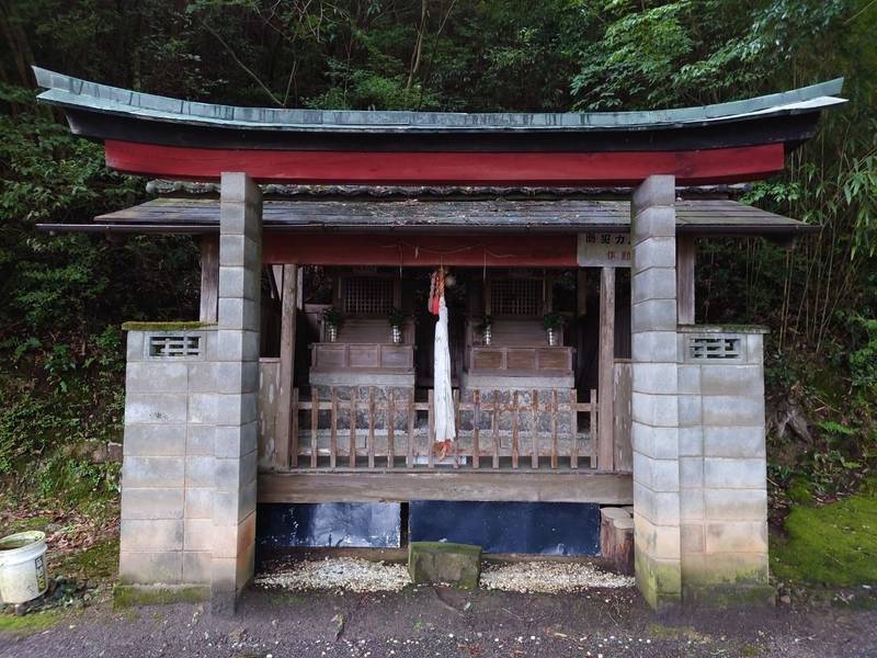 白山神社,兵庫県丹波篠山市佐貫谷２
