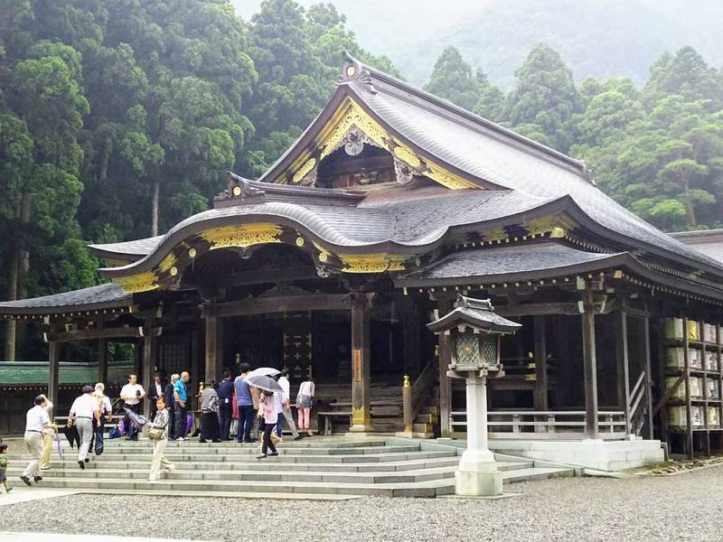 彌彦神社 西蒲原郡弥彦村/新潟県 の見どころ。越後... by ボブ Omairi(おまいり)
