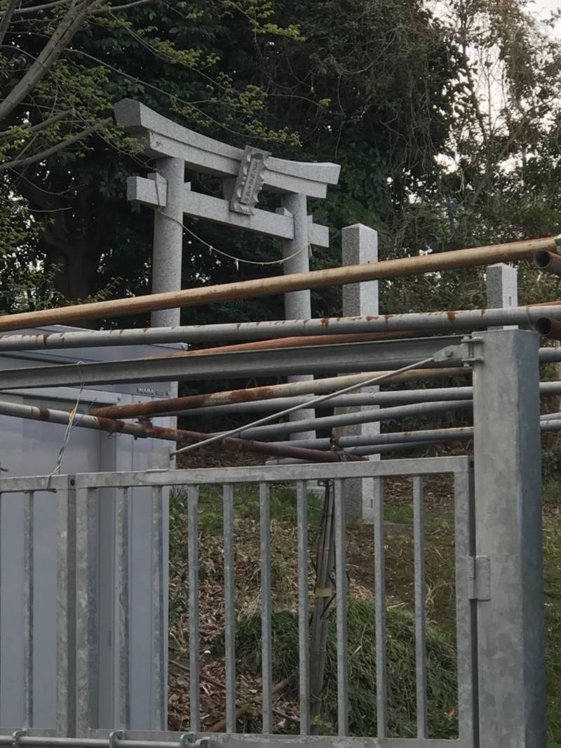 伏見稲荷大明神    (荏田),神奈川県横浜市青葉区荏田町874 石渡園 浜なし直売所内