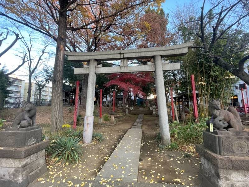 四本木稲荷神社,東京都北区滝野川3丁目61-1