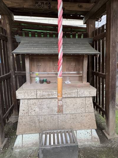 稲荷大明神,見どころ,タカ