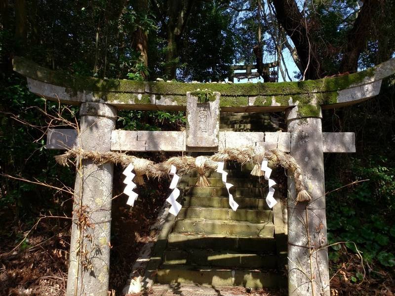 上岳 神社,長崎県西海市西彼町上岳郷254-1