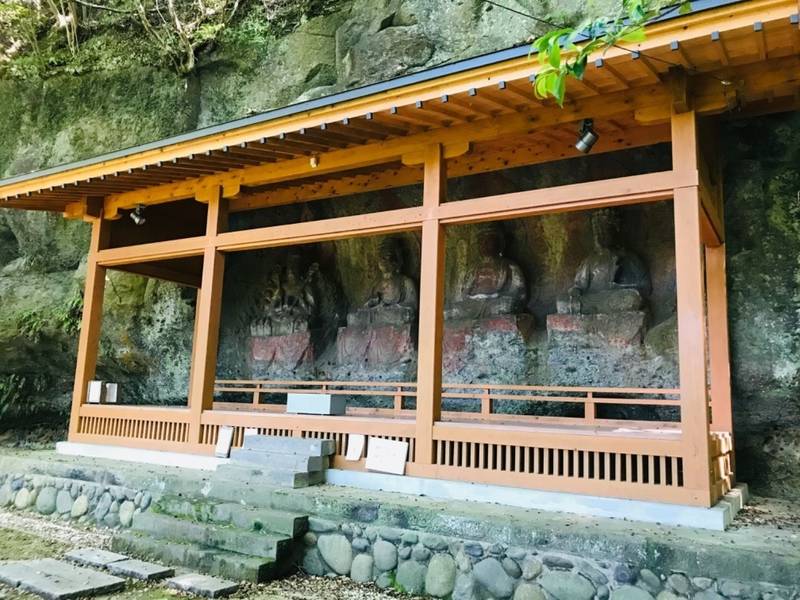 菅尾磨崖仏 豊後大野市/大分県 Omairi(おまいり)