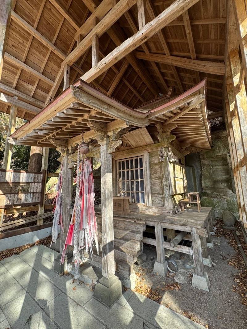 薬師神社  (菅谷の穴薬師),宮城県宮城郡利府町菅谷穴ケ沢