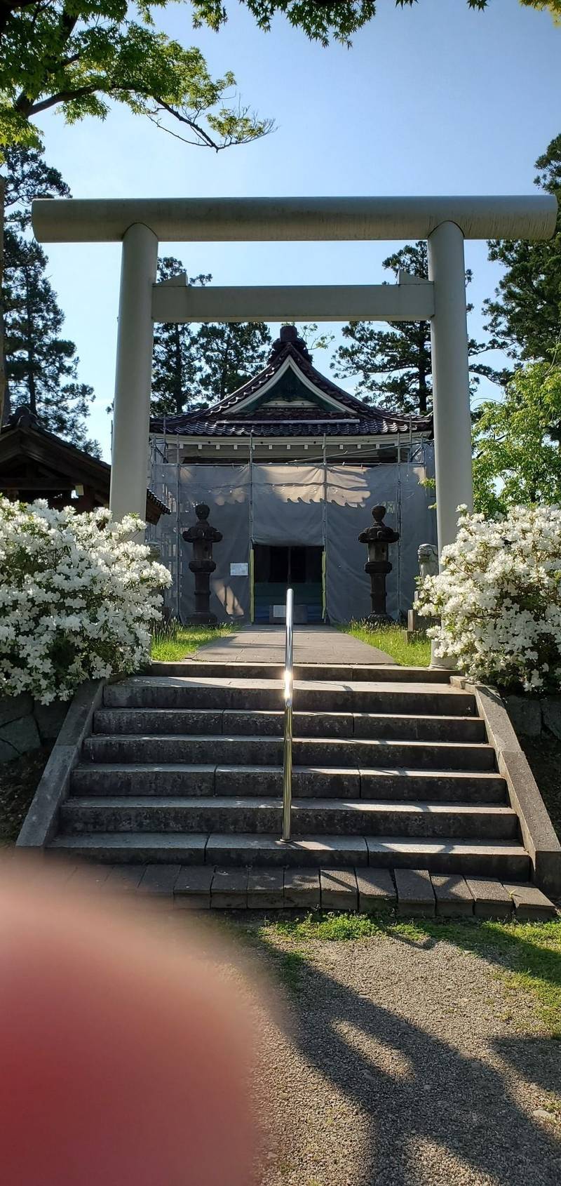 鶴岡護国神社,山形県鶴岡市馬場町4-4