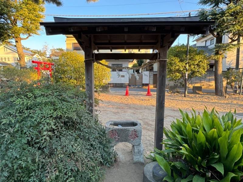 胡録神社   (新田),千葉県市川市新田1-3-1