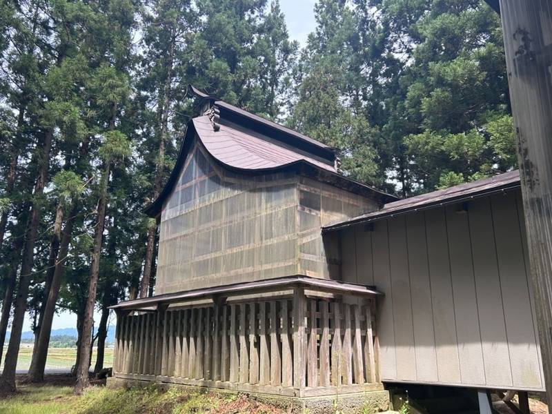 龍蔵神社,山形県東置賜郡川西町下小松１３７１