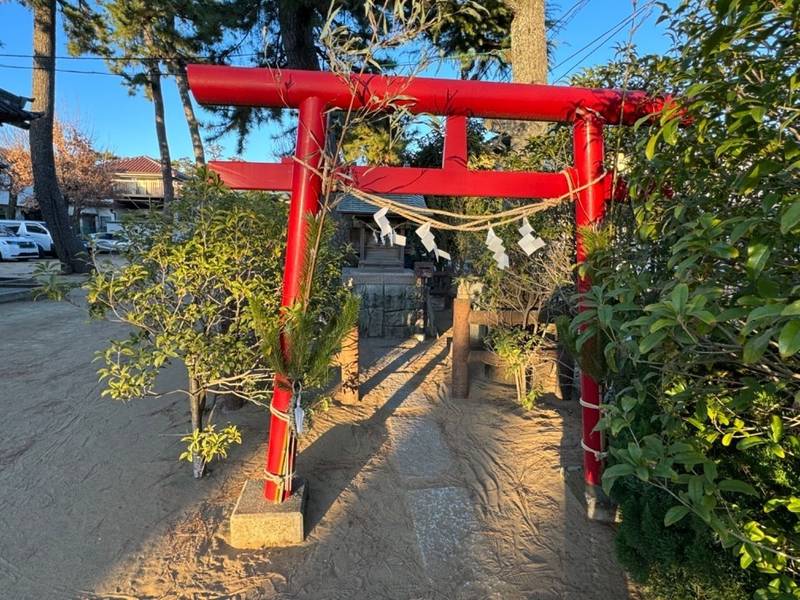 胡録神社   (新田),千葉県市川市新田1-3-1