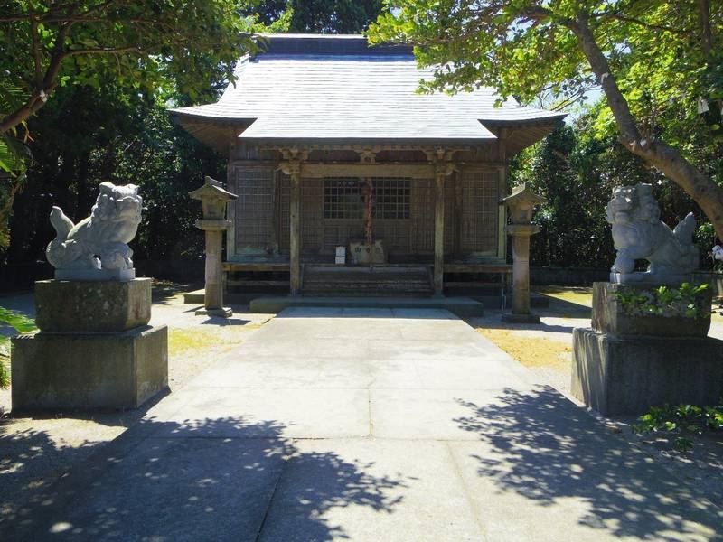 泊神社
