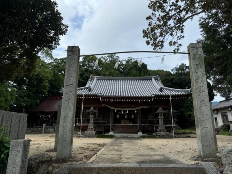川上神社,愛媛県東温市南方375