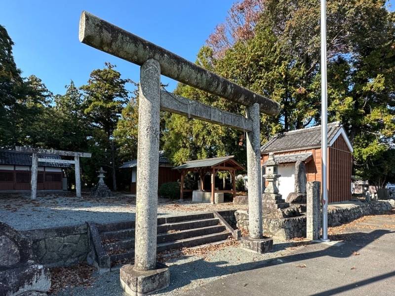 満賀里神社,三重県松阪市曲町452番地1