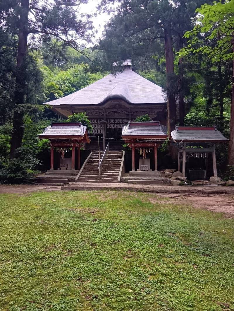 金峯神社,山形県鶴岡市大字青龍寺字金峯1