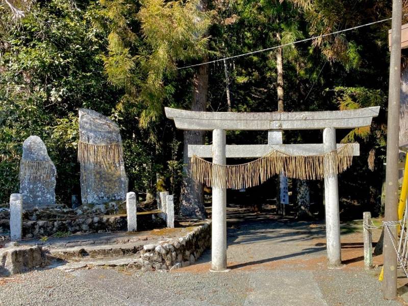 新間大井神社,静岡県静岡市葵区新間１４７８−２