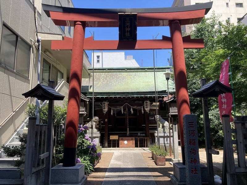 三河稲荷神社  (本郷),東京都文京区本郷2-20-5
