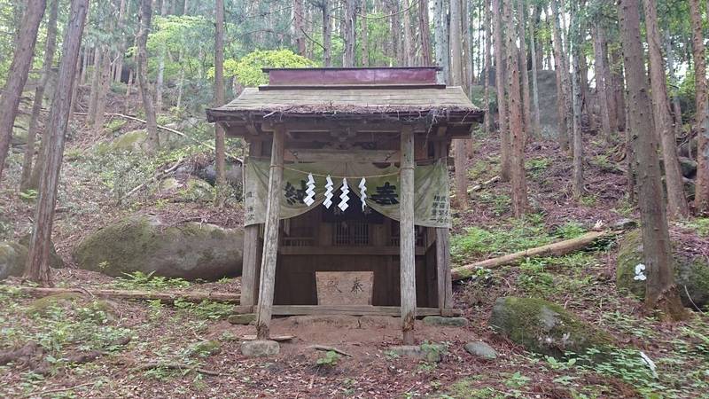 立石神社,山梨県山梨市牧丘町西保下五二三八