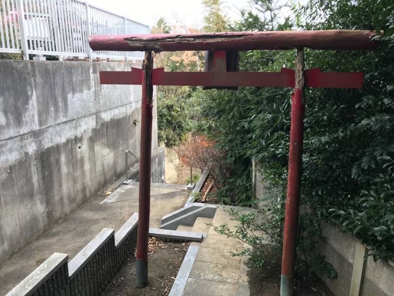 岡本伏見稲荷神社,神奈川県鎌倉市玉縄3丁目