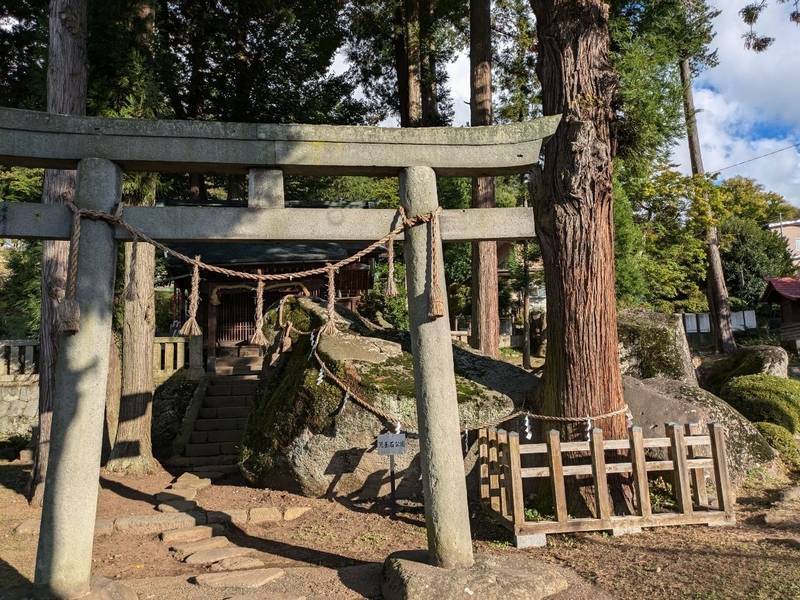 児玉石神社,長野県諏訪市湯の脇１丁目１２−３