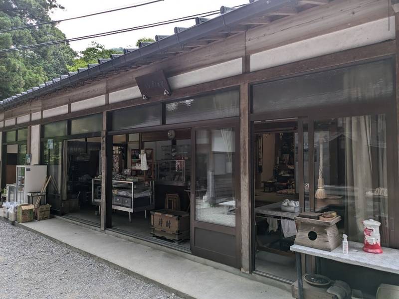 神力坊,山梨県南巨摩郡早川町赤沢１３３０