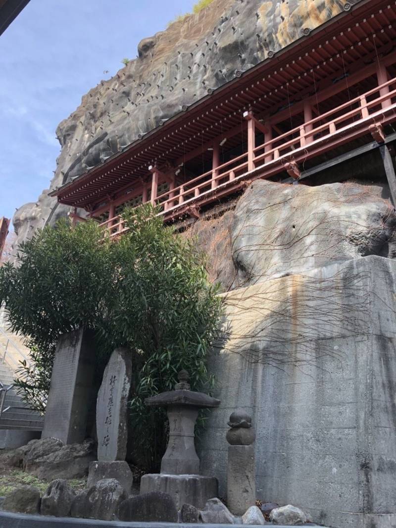 雲岸寺  (窟観音),山梨県韮崎市中央町１１−２
