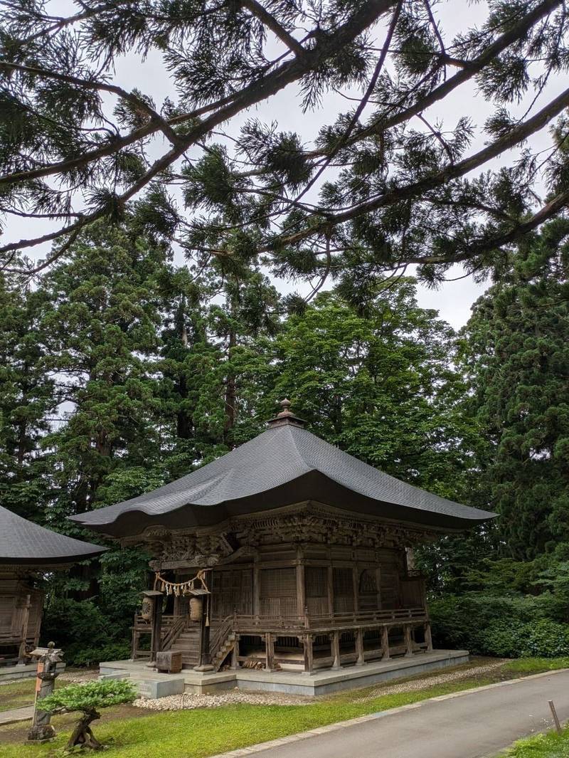 蜂子神社,山形県鶴岡市羽黒町手向字手向7