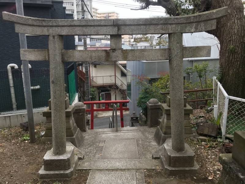 瀧山稲荷社,東京都中野区東中野5丁目26