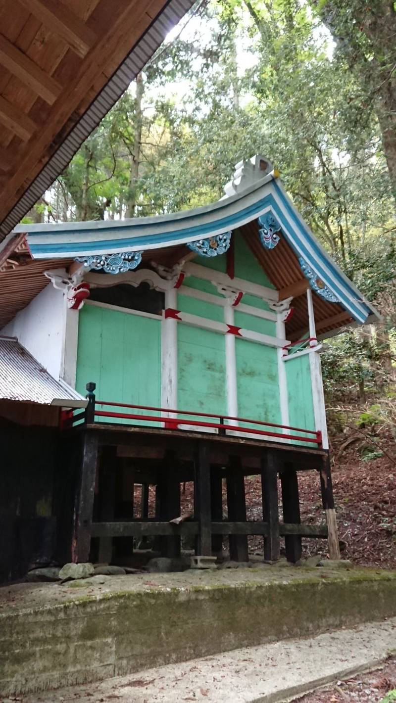 八幡神社   (三好市東祖谷),徳島県三好市東祖谷栗枝渡144