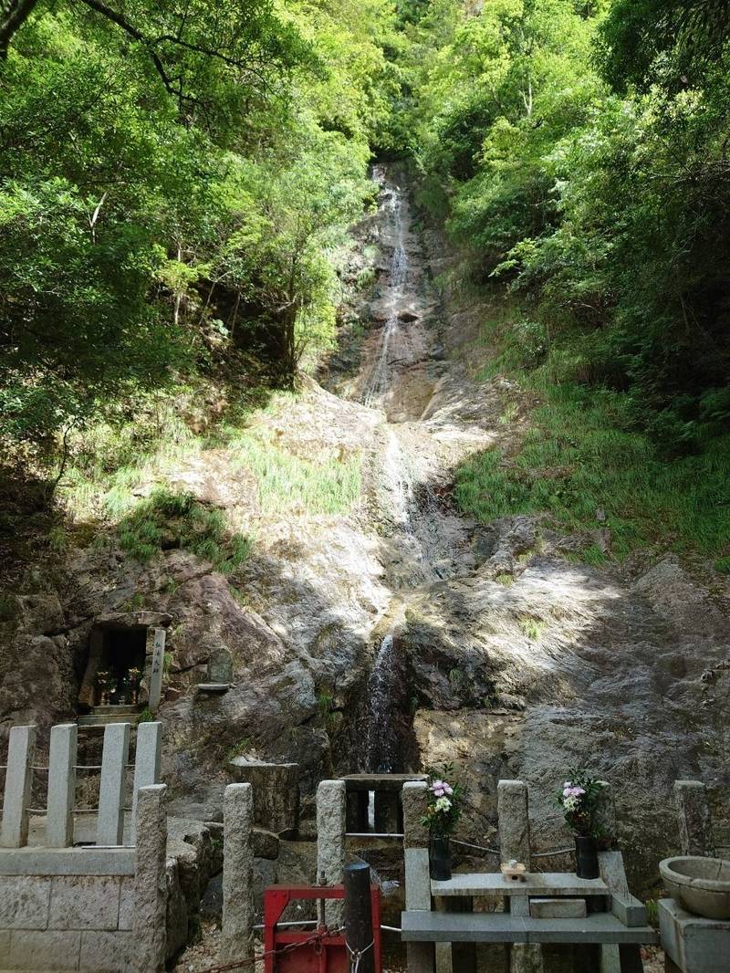 満願滝弁財天,大阪府和泉市槇尾山町87