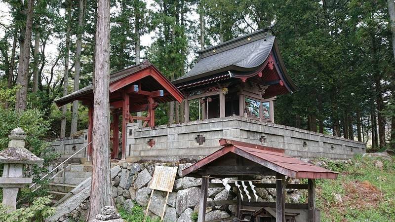 神明神社,山梨県山梨市牧丘町牧平６１４−１