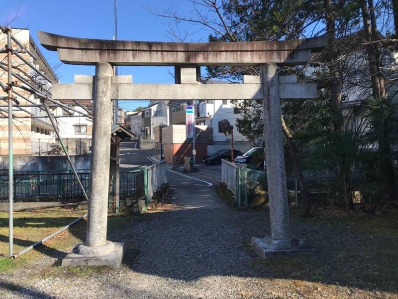 連光寺諏訪神社,東京都多摩市諏訪１丁目８−３