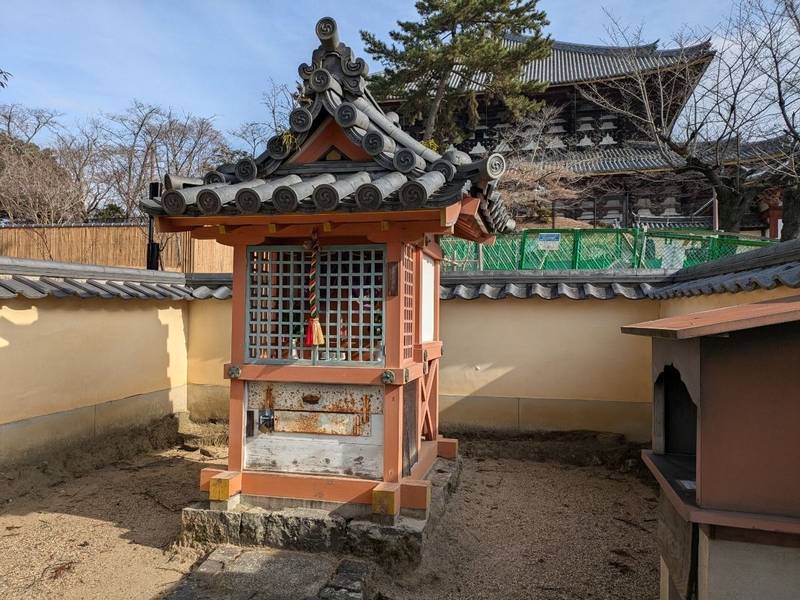 子安神社     (東大寺境内),奈良県奈良市雑司町400