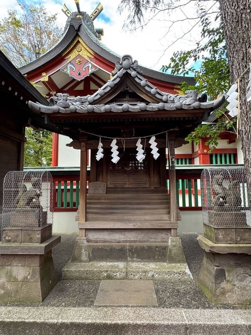 稲荷神社      (居木神社境内社),東京都品川区大崎3-8-20 居木神社境内