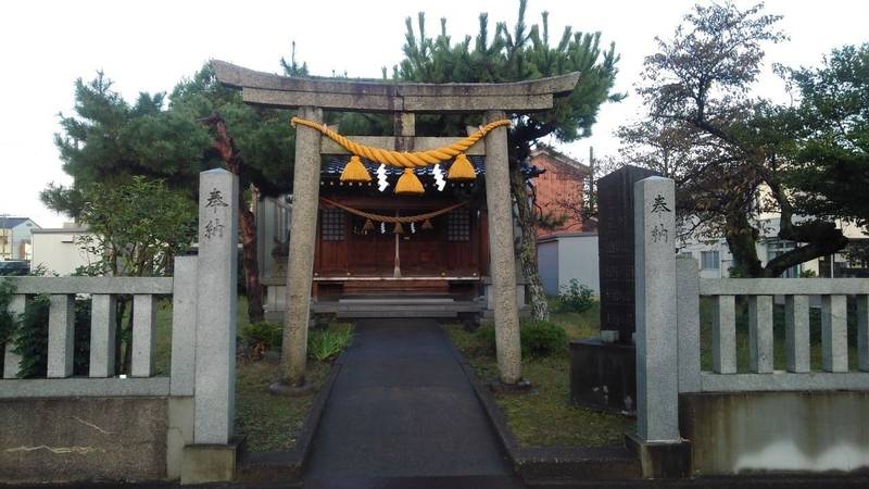 大坪神明社,富山県高岡市大坪町３丁目７−５５